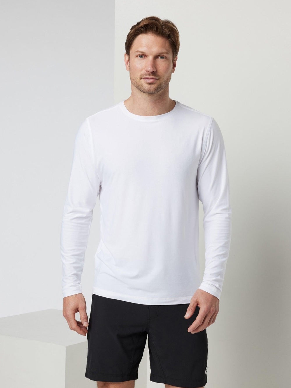 Vuori Strato Tech Long Sleeve Tee White Stretch Performance Casual Men’s S